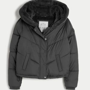 NWT  HOLLISTER  Ultimate Faux Fur-Lined Hooded Puffer Jacket